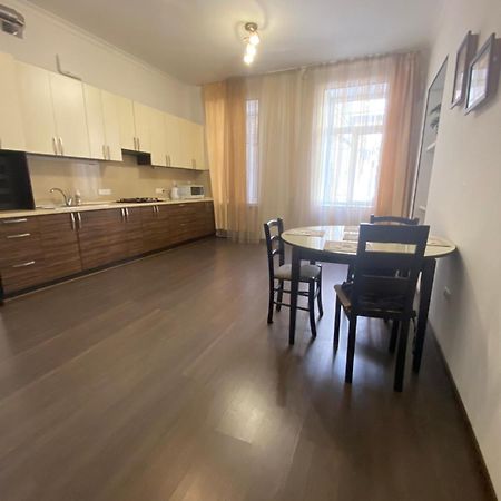 Afina Aparthotel Odessa Ngoại thất bức ảnh