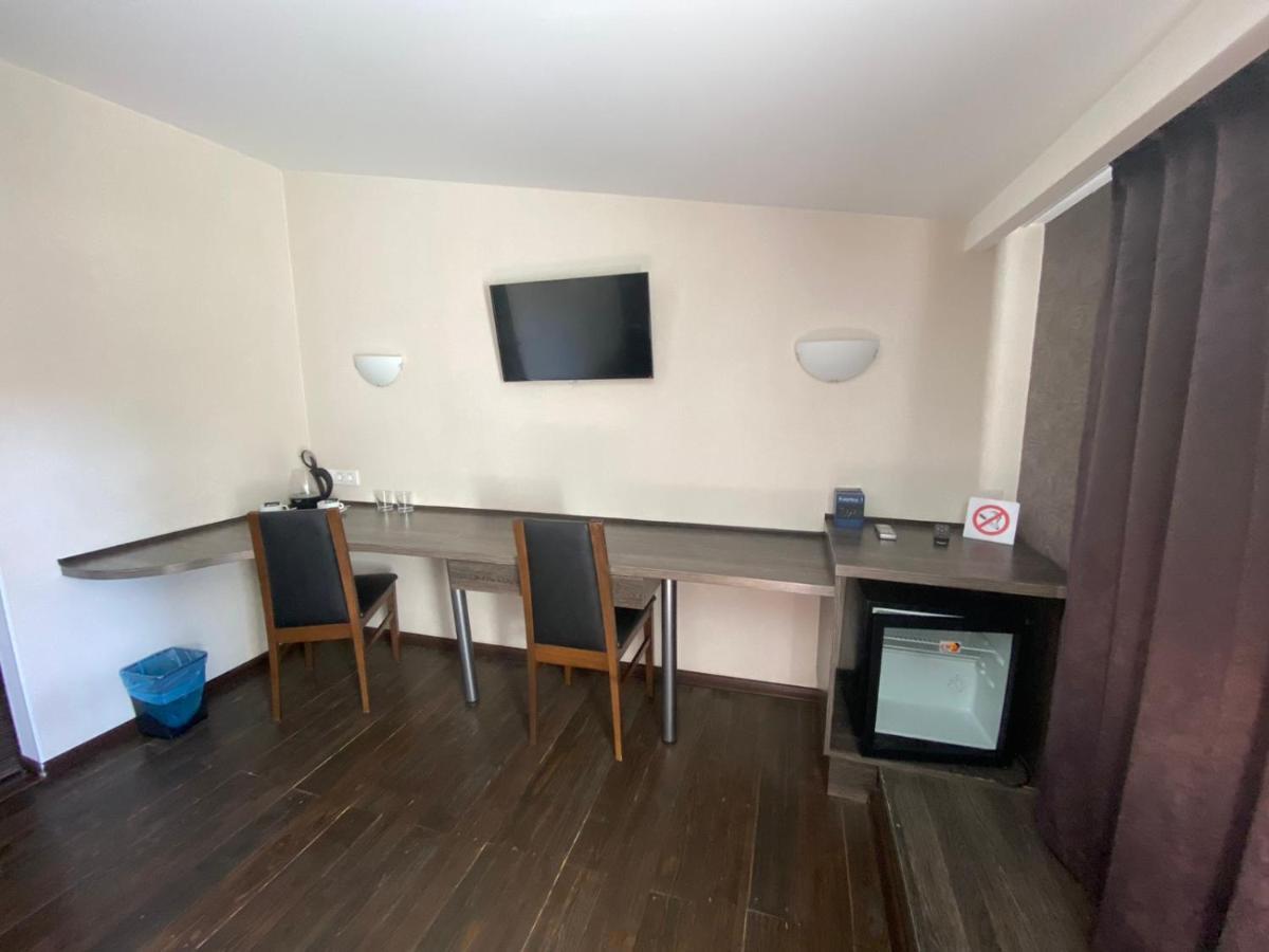 Afina Aparthotel Odessa Ngoại thất bức ảnh
